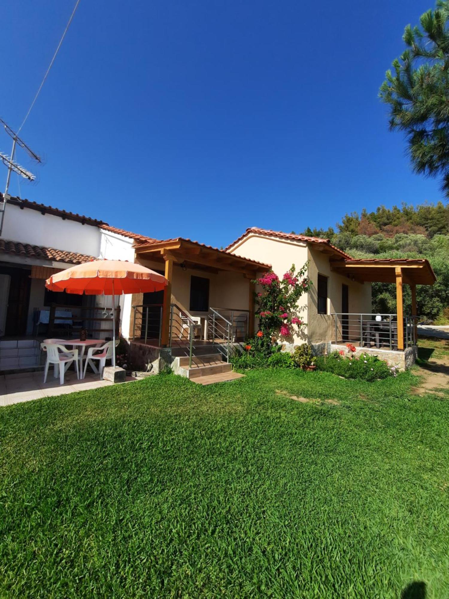 Bungalows Anestis Toroni Exterior photo