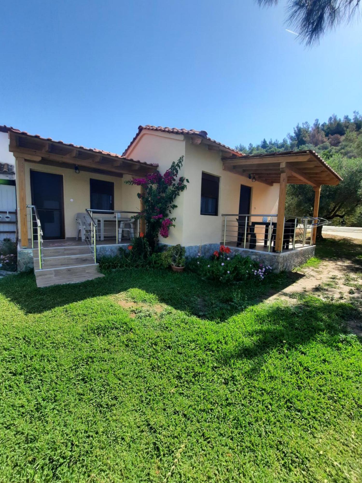 Bungalows Anestis Toroni Exterior photo